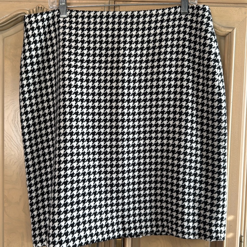 Pencil skirt
